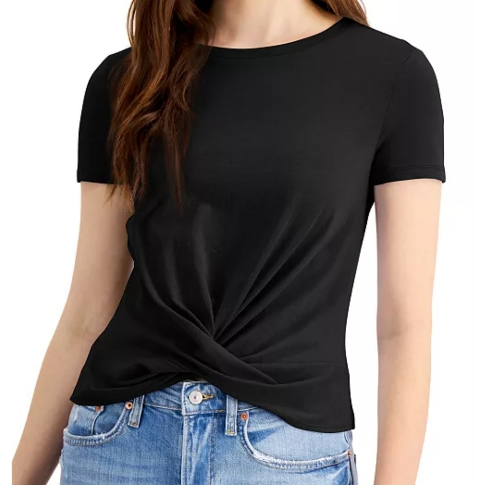 ❤️2 Ads/$20 - NWOT - Divided Black Crop Top